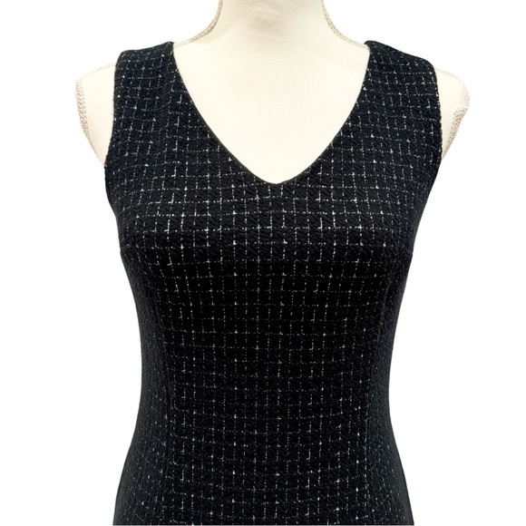 Ann Taylor Stretch Tweed Sleeveless Dress- Black & White | V-Neck (0P) LIKE NEW! - Picture 5 of 14
